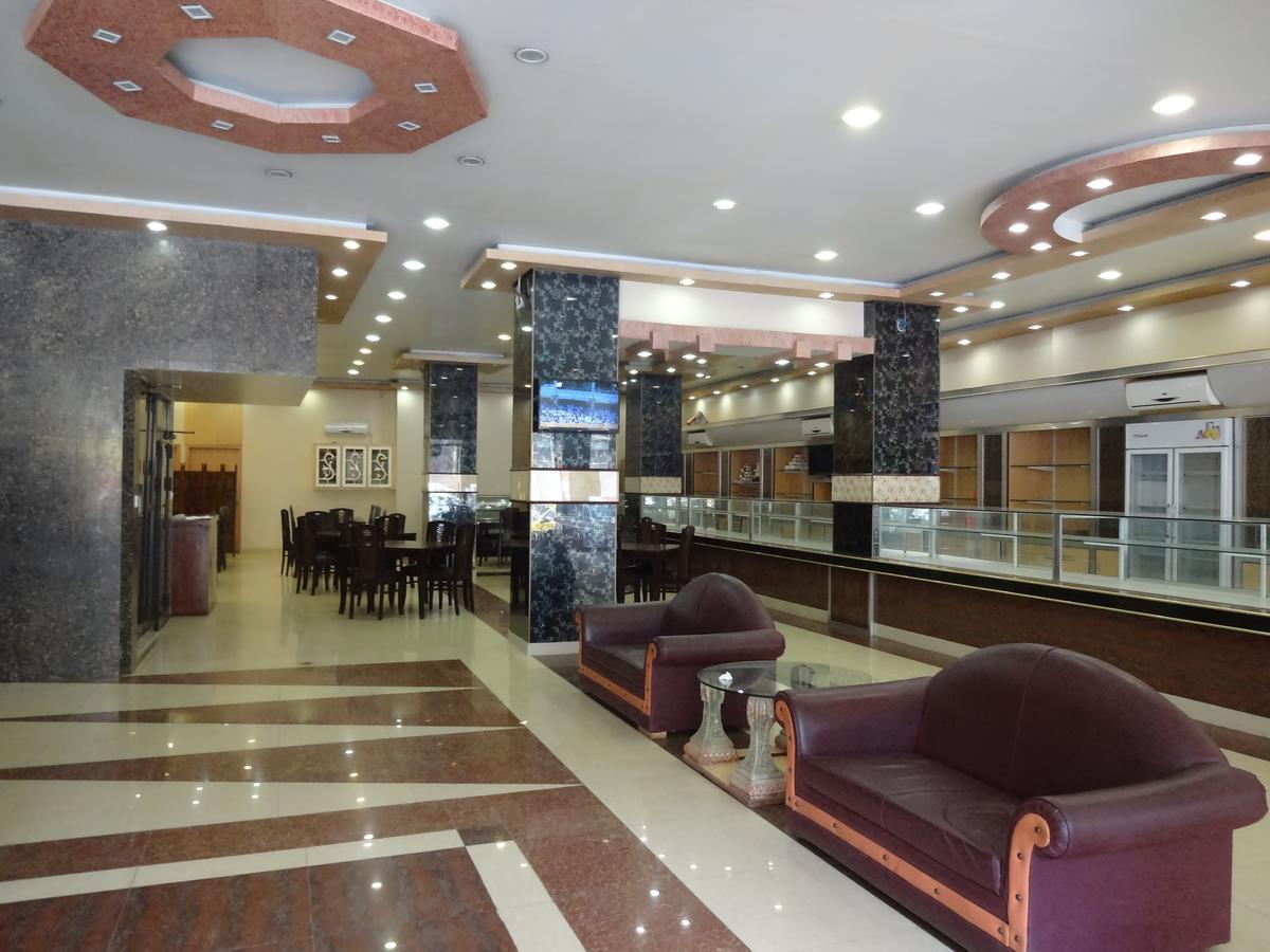 Hotel Sky Towers Karachi Exteriör bild